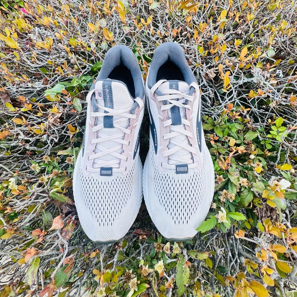 Brooks Launch Women’s Athletic Shoes - Picture 2 of 7